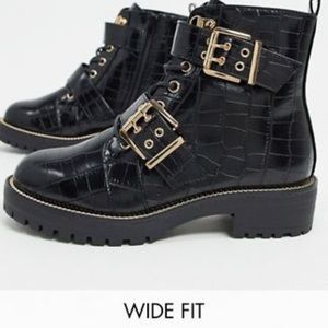 ASOS DESIGN Wide Fit Aubrey Lace up boots in black croc